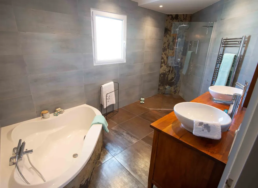 valbo-salle-bain-complete-lons.jpg